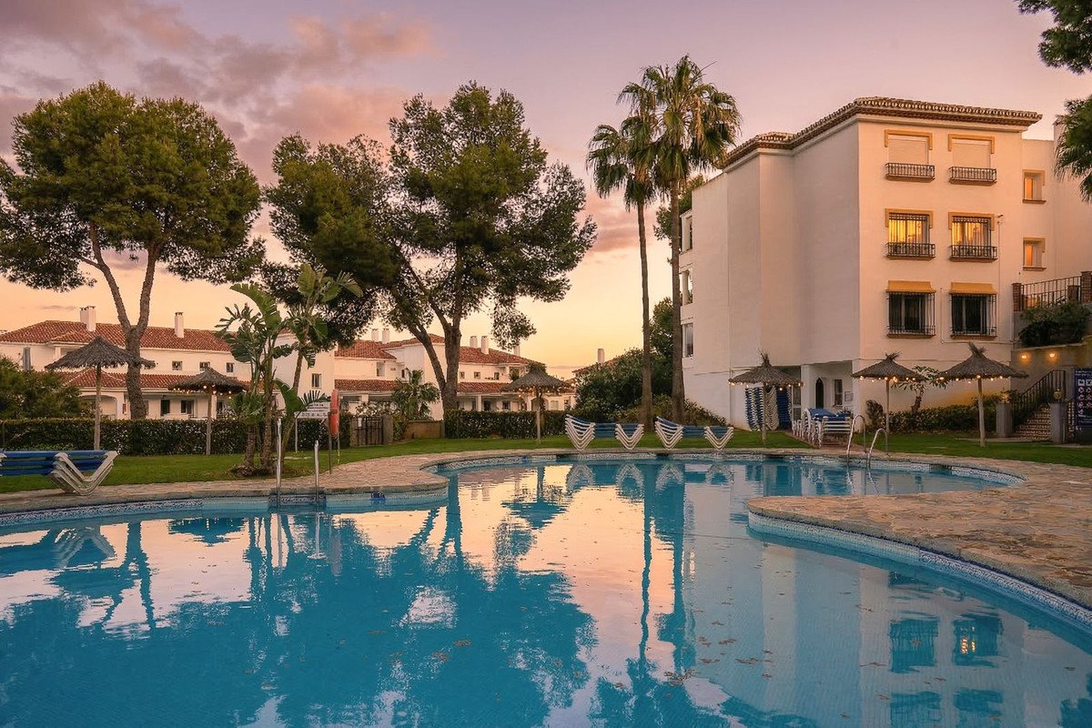 3 Bed Ground Floor Apartment in Miraflores in Miraflores, Apartment