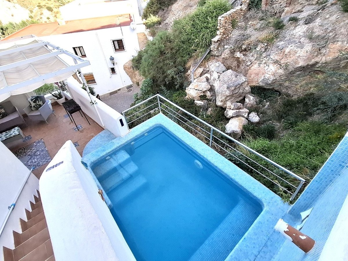 19 photo