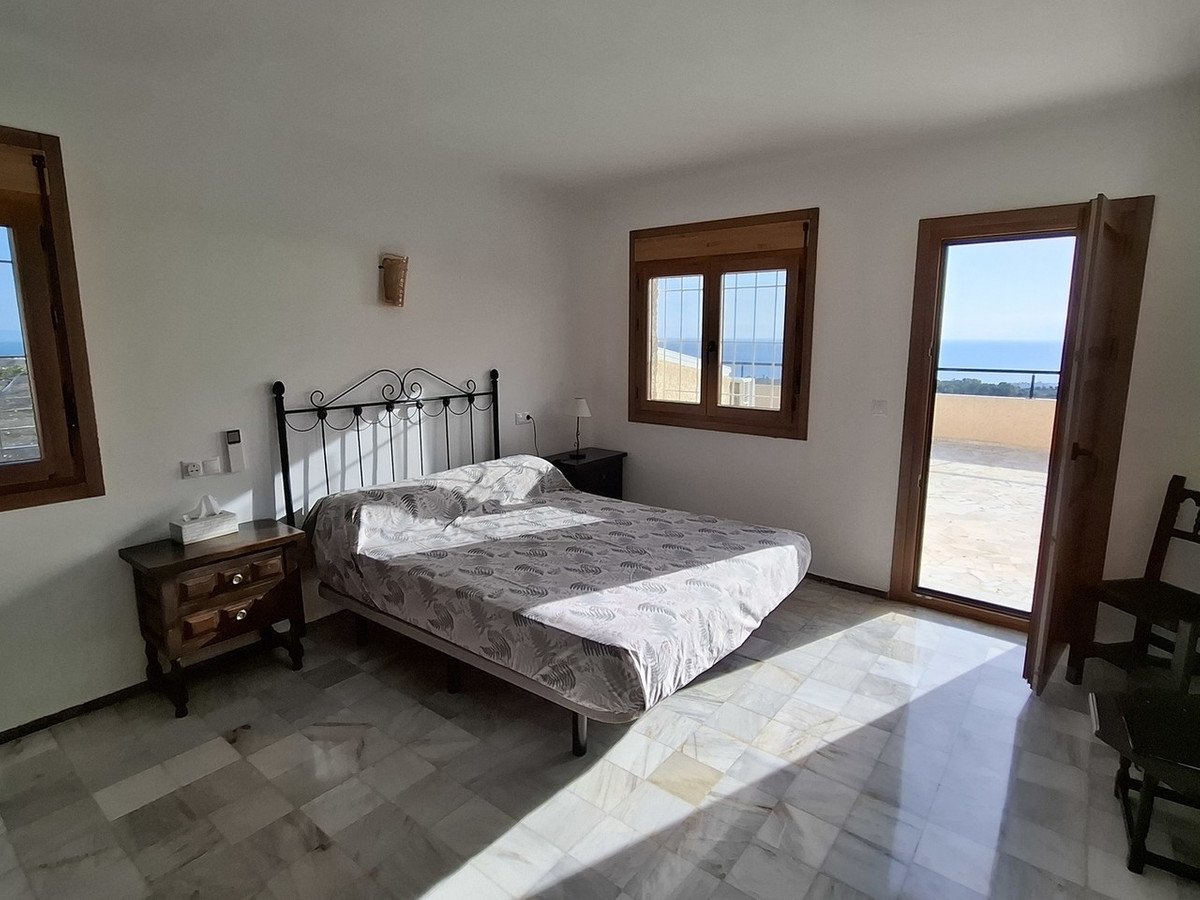 4 Bed Vrijstaande Villa in Mojacar in Mojacar, 