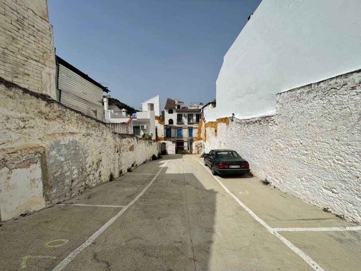 Residential Plot in Monda v Monda — Pozemok na výstavbu