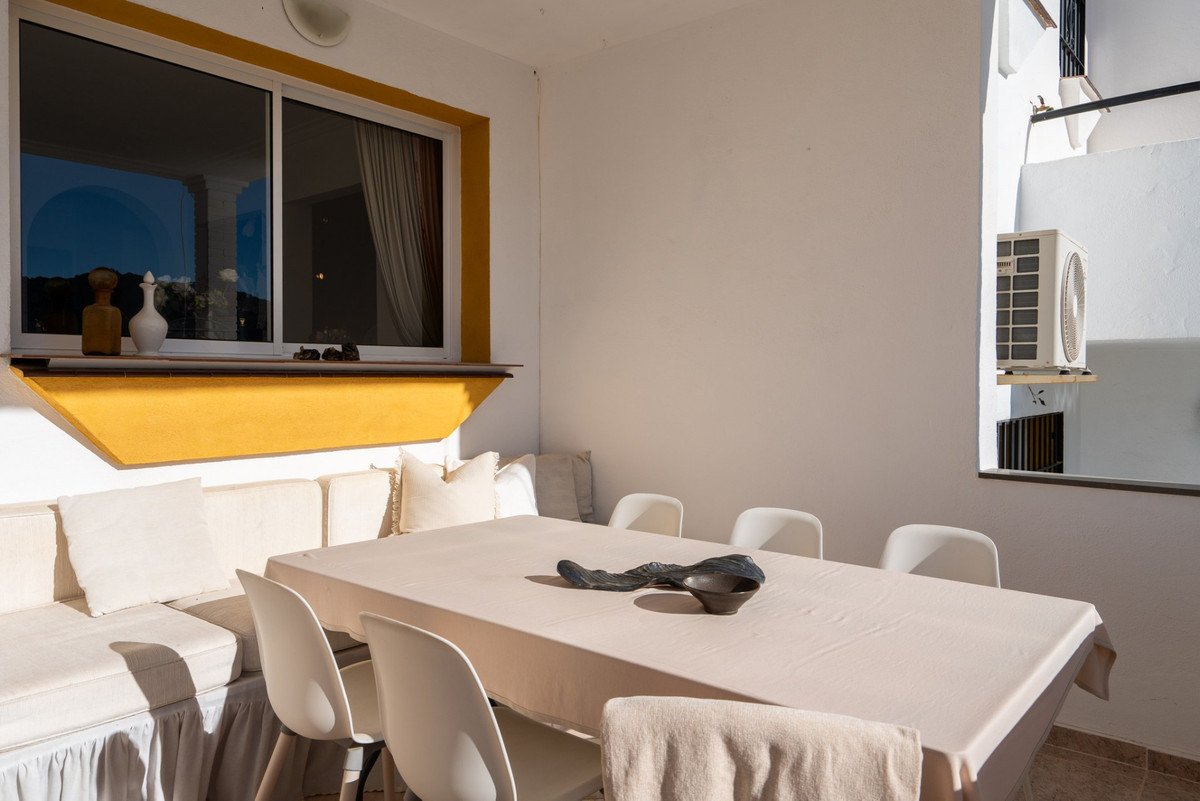 3 Bed بيت مدينة in Monda في Monda, تاون هاوس