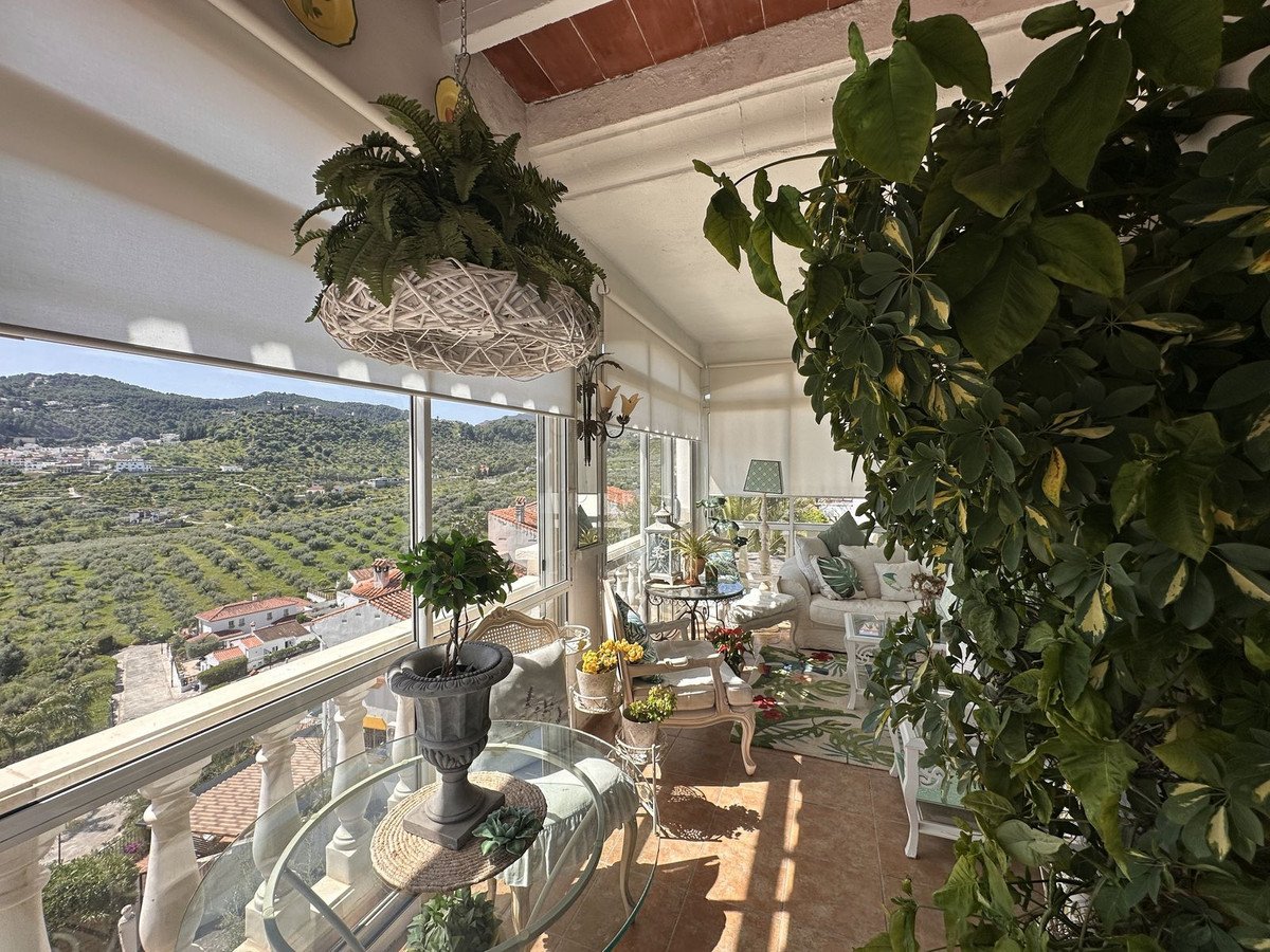 5 Bed Vrijstaande Villa in Monda in Monda, 