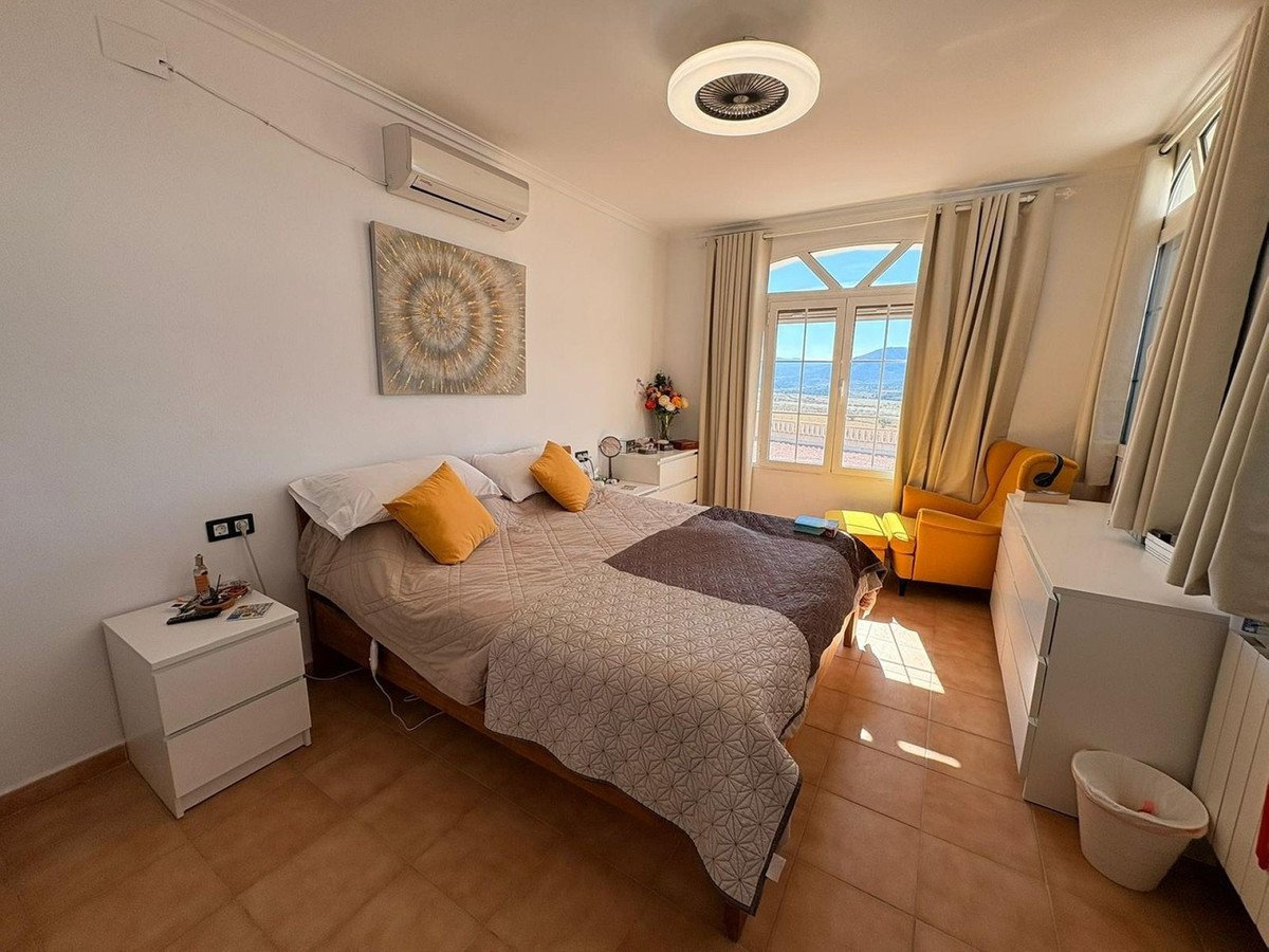 4 Bed Detached Villa in Monóvar in Monóvar, Detached Villa
