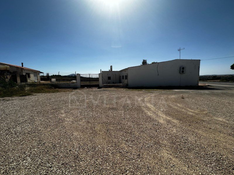 Property in Caravaca de la Cruz في Caravaca de la Cruz — 
