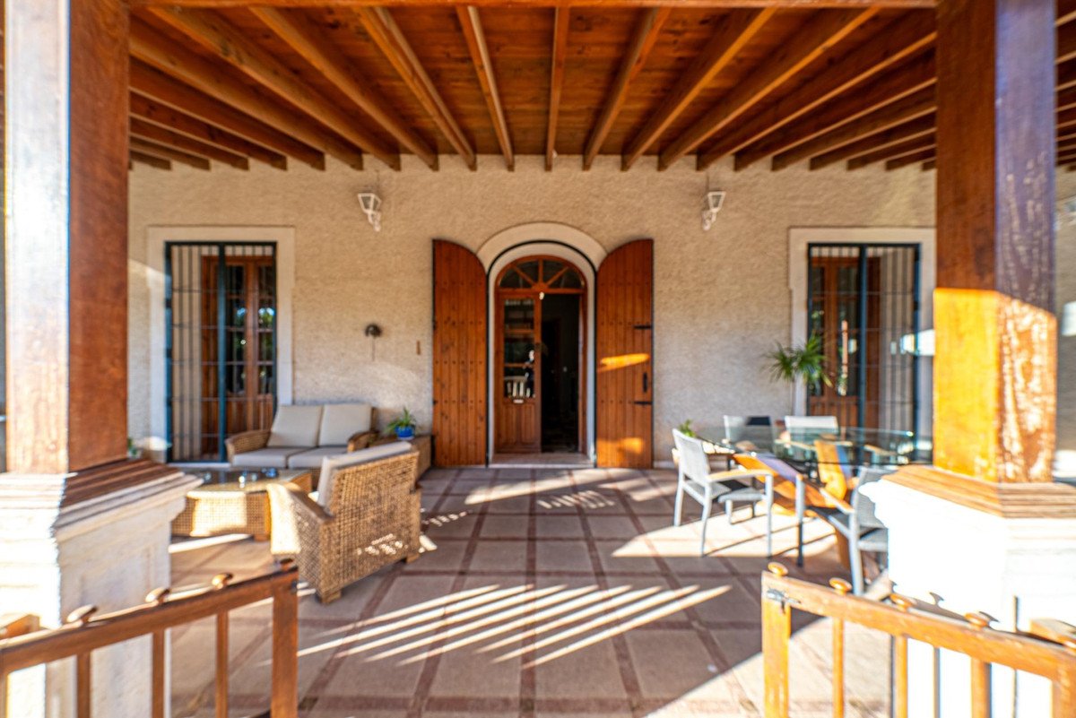 13 Bed Bungalow in Mutxamel في Mutxamel, بونغالو / فيلا