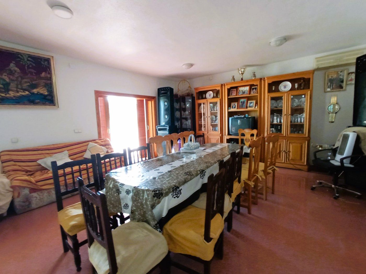 5 Bed Bungalow in Mutxamel في Mutxamel, دوبلكس