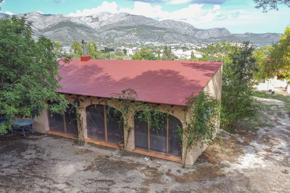 4 Bed Farm in Orba في Orba, مزرعة