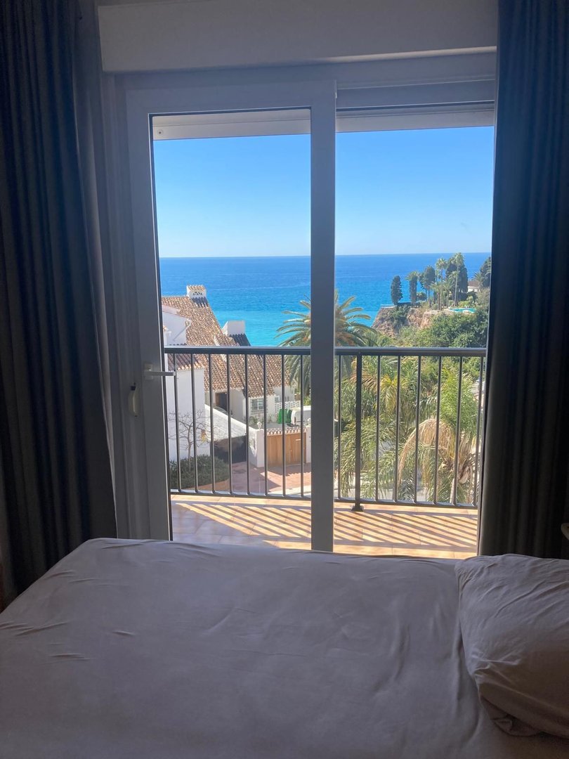 2 Bed شقة في الطابق الأوسط in Nerja في Nerja, 