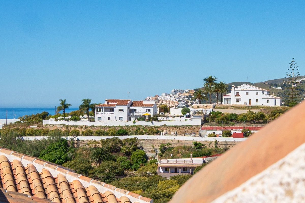 3 Bed Top Floor Apartment in Nerja in Nerja, Apartment