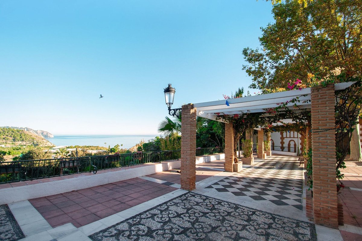 2 Bed Penthouse in Maro in Maro, Penthouse