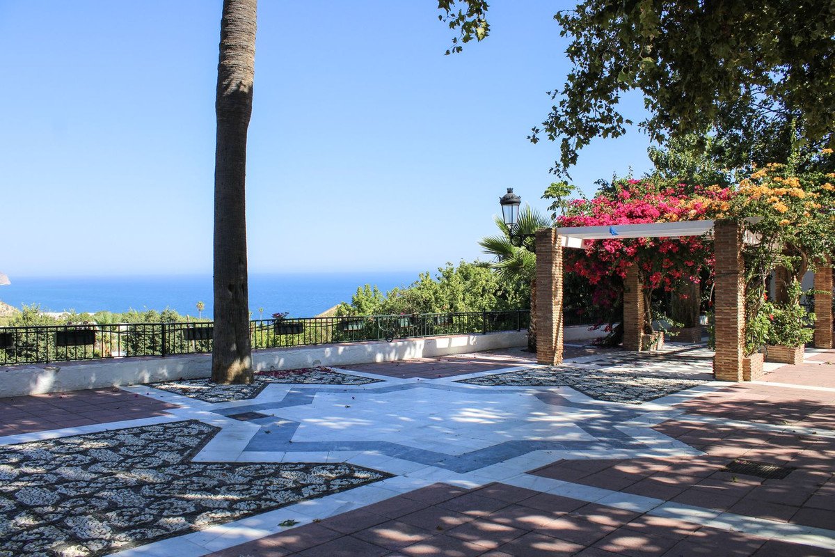 4 Bed Townhouse in Maro in Maro, Townhouse
