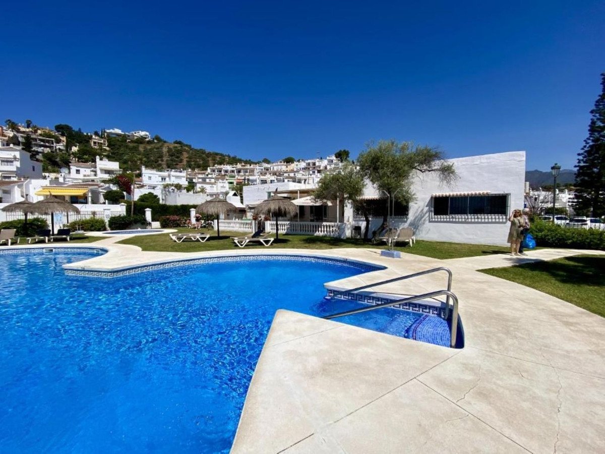 4 Bed Rijtjeshuis in Nerja in Nerja, Townhouse