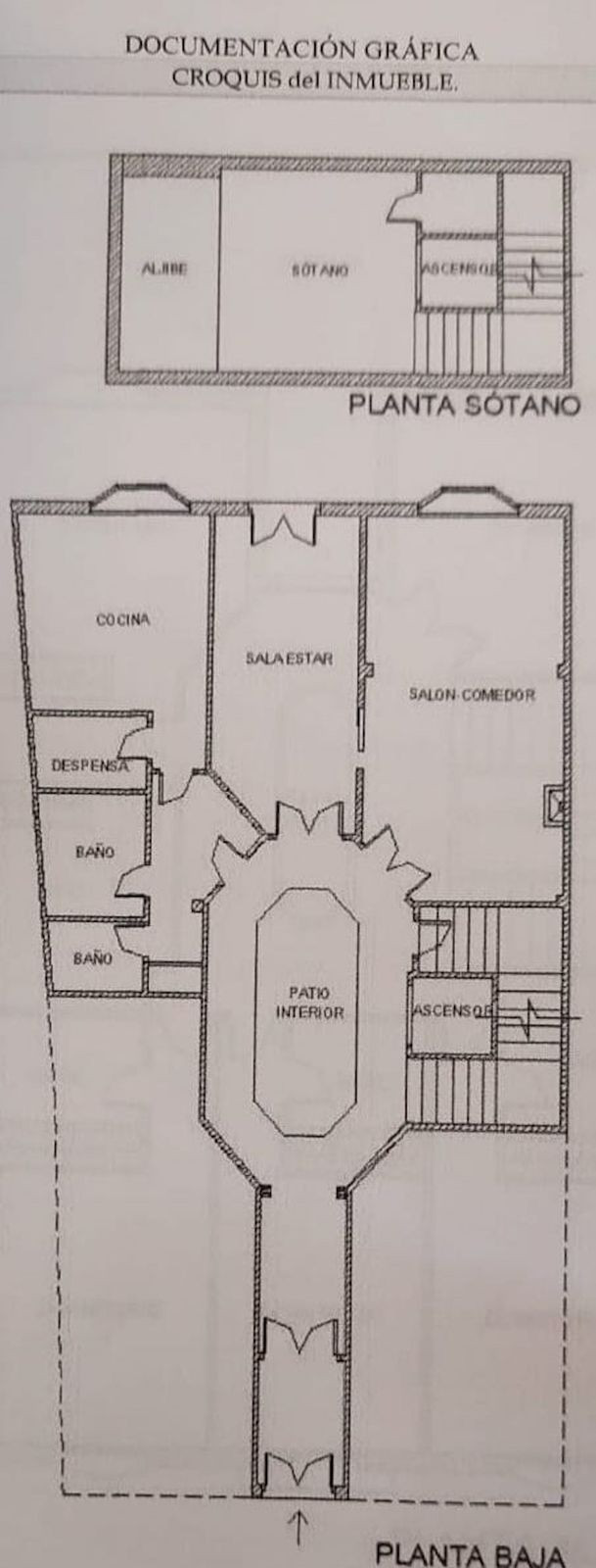 Plattegrond van een woning met begane grond, kelder en patio.
