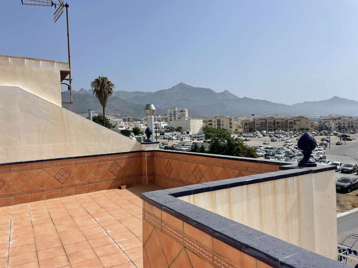 4 Bed Rijtjeshuis in Nerja in Nerja, Rijtjeshuis