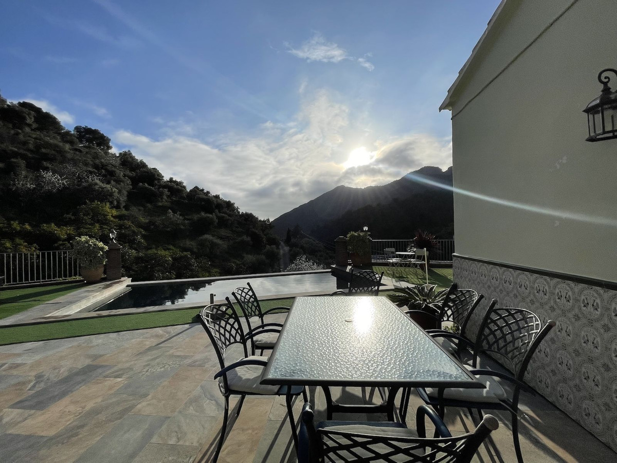 3 Bed فيلا مستقلة in Nerja في Nerja, فيلا منفصلة
