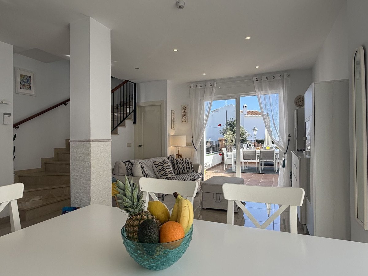 3 Bed فيلا مستقلة in Nerja في Nerja, فيلا منفصلة