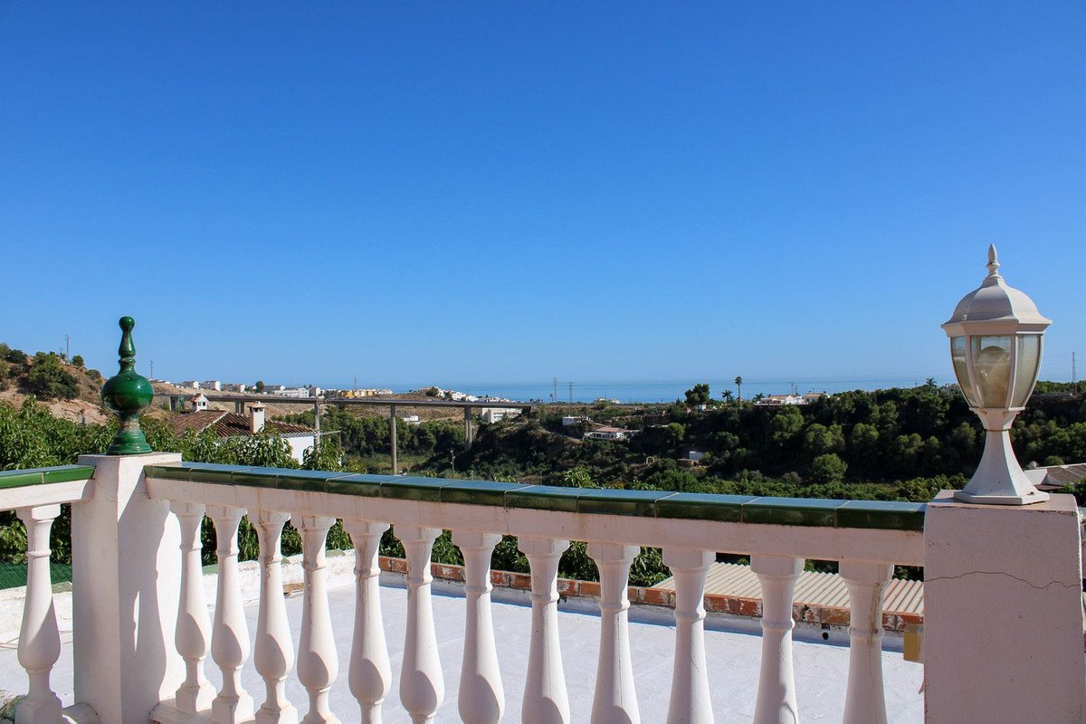 4 Bed فيلا مستقلة in Nerja في Nerja, فيلا مستقلة