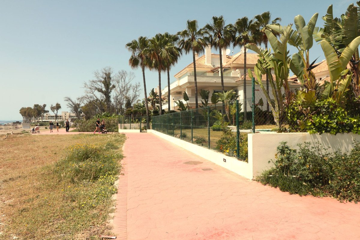 2 Bed Top Floor Apartment in New Golden Mile в New Golden Mile — Квартира