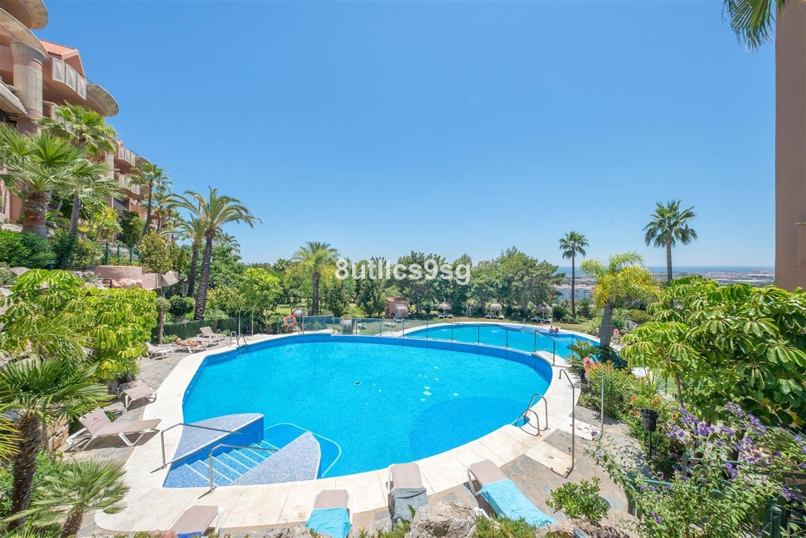 2 Bed Middle Floor Apartment in Nueva Andalucía in Nueva Andalucía, Apartment