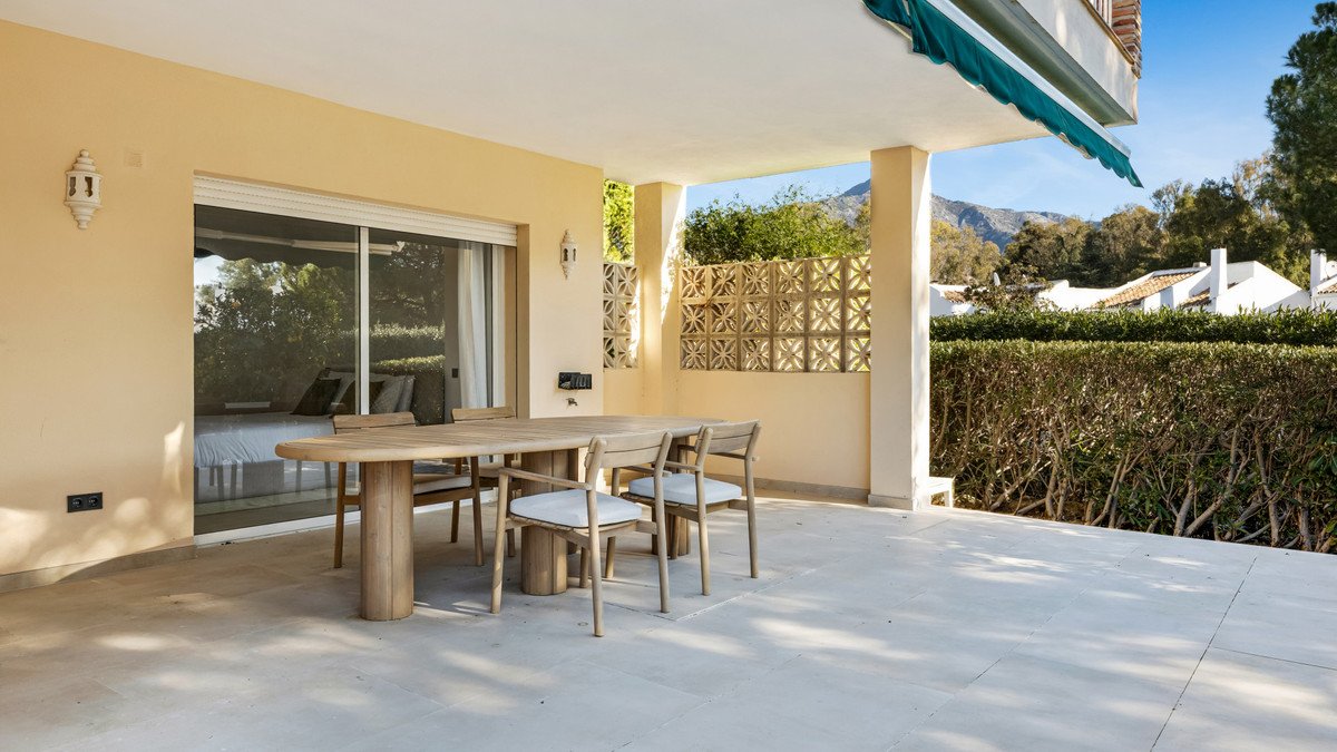 3 Bed Middle Floor Apartment in Nueva Andalucía in Nueva Andalucía, Apartment