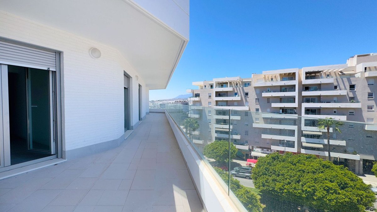 3 Bed Top Floor Apartment in Nueva Andalucía in Nueva Andalucía, Apartment