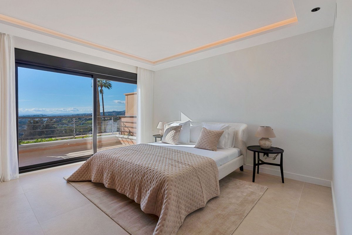 3 Bed Middle Floor Apartment in Nueva Andalucía in Nueva Andalucía, Apartment