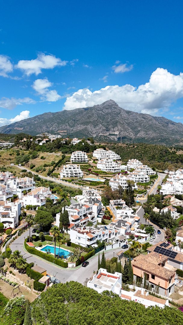 3 Bed Townhouse in Nueva Andalucía in Nueva Andalucía — Townhouse