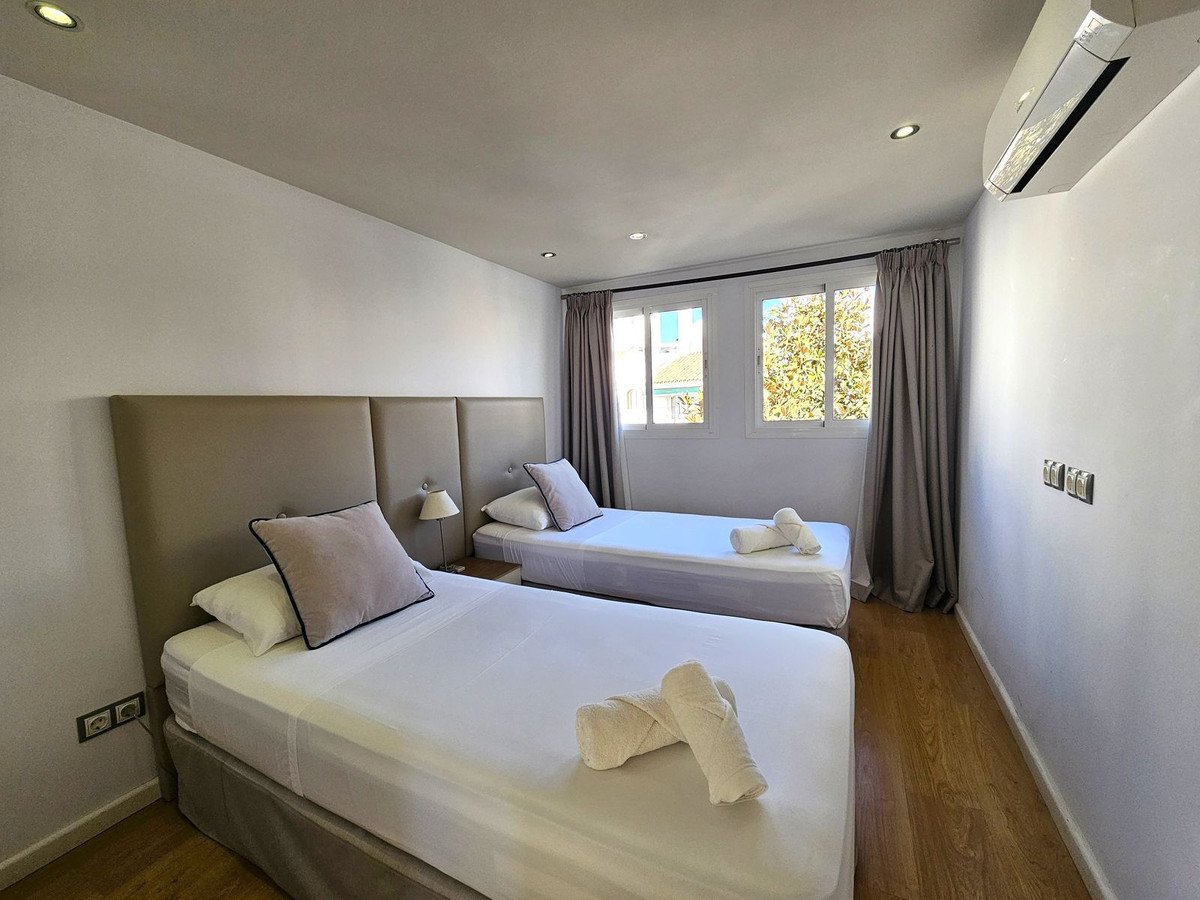 5 Bed Townhouse in Nueva Andalucía in Nueva Andalucía — Townhouse