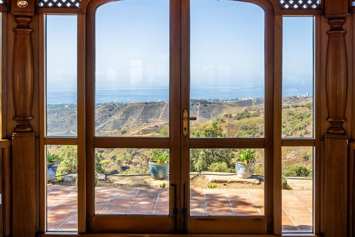6 Bed Detached Villa in Ojén in Ojén, Detached Villa