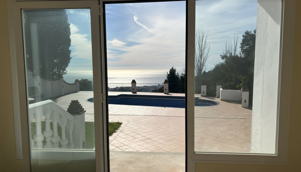 8 Bed Detached Villa in Ojén in Ojén, Detached Villa