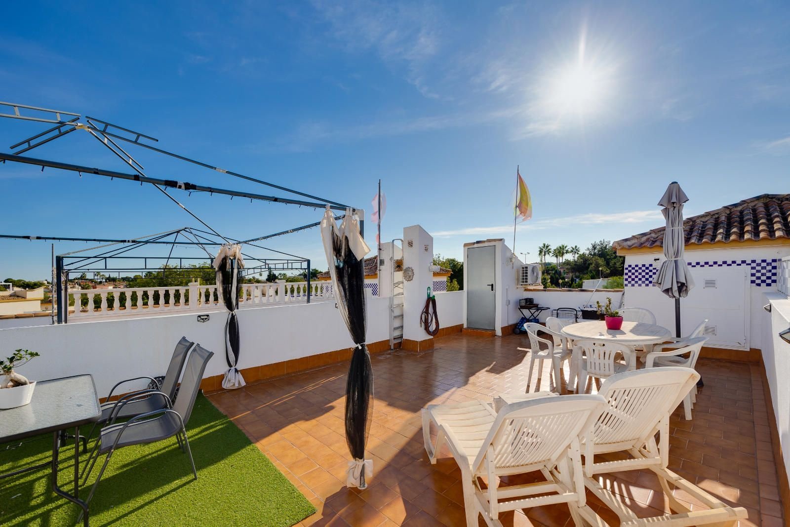 2 Bed Bungalow in Orihuela Costa في Orihuela Costa — بنغل