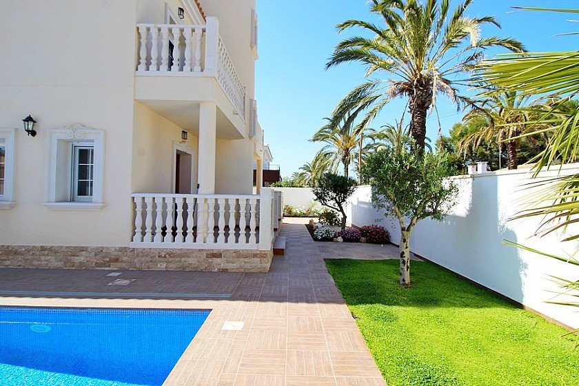 5 Bed Detached Villa in Cabo Roig in Cabo Roig, Detached Villa