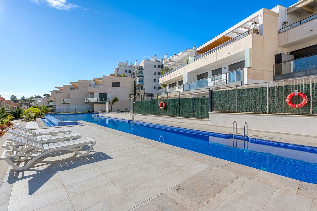 2 Bed شقة في الطابق الأرضي in Campoamor في Campoamor, شقة