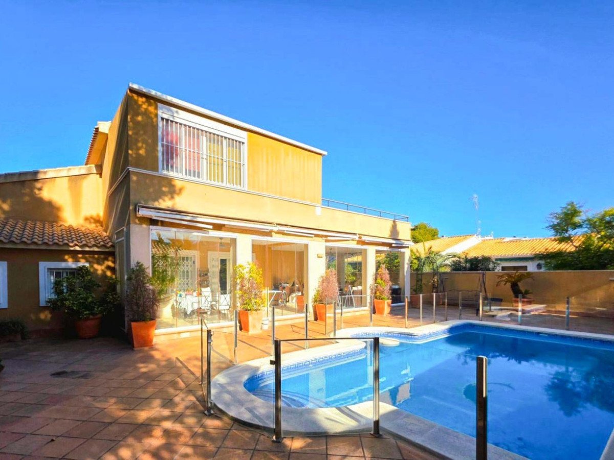 5 Bed Detached Villa in Campoamor in Campoamor, 