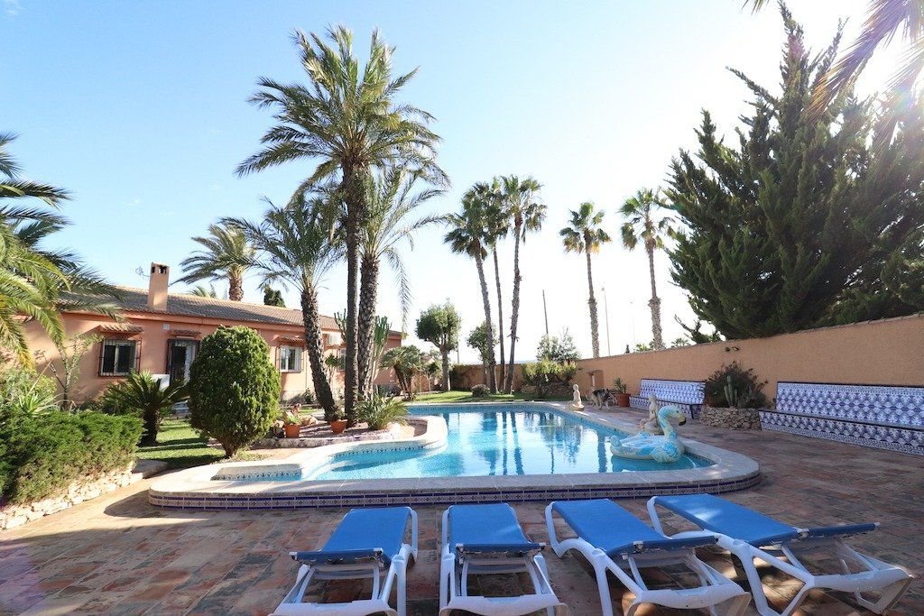 5 Bed Vrijstaande Villa in El Chaparral in El Chaparral, Vrijstaande Villa