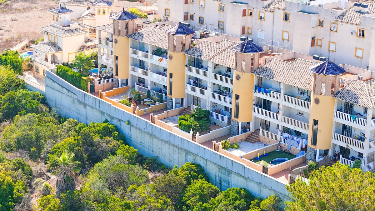 2 Bed شقة في الطابق الأرضي in Cabo Roig في Cabo Roig, شقة