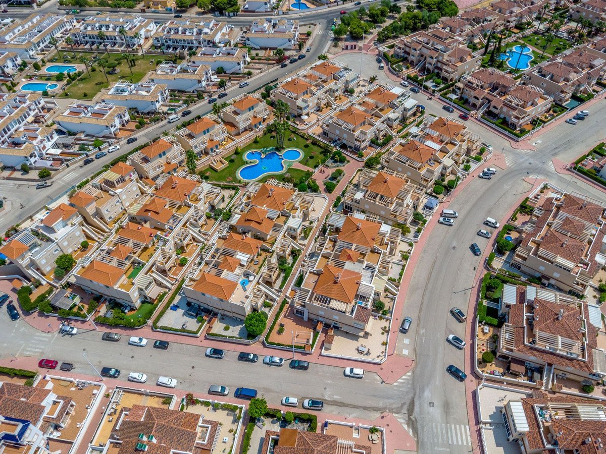 1 Bed شقة في الطابق الأرضي in La Zenia في La Zenia, 