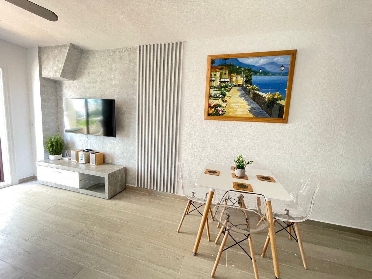2 Bed شقة في الطابق الأوسط in Cabo Roig في Cabo Roig, 