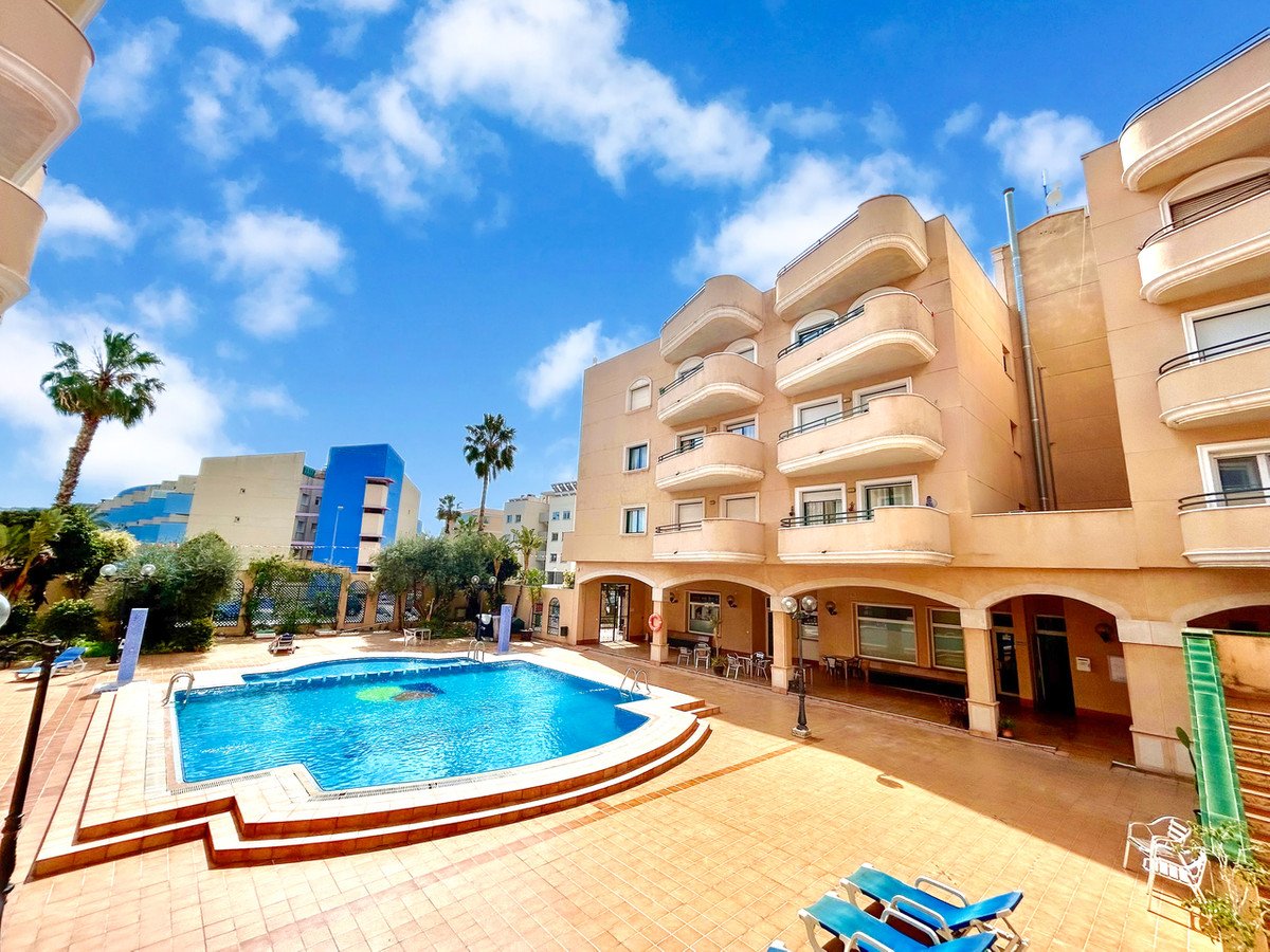 2 Bed Middle Floor Apartment in Cabo Roig in Cabo Roig — Apartment