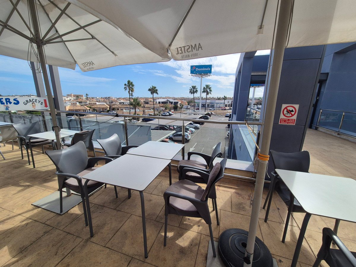 Commercial in La Zenia in La Zenia, Commercial