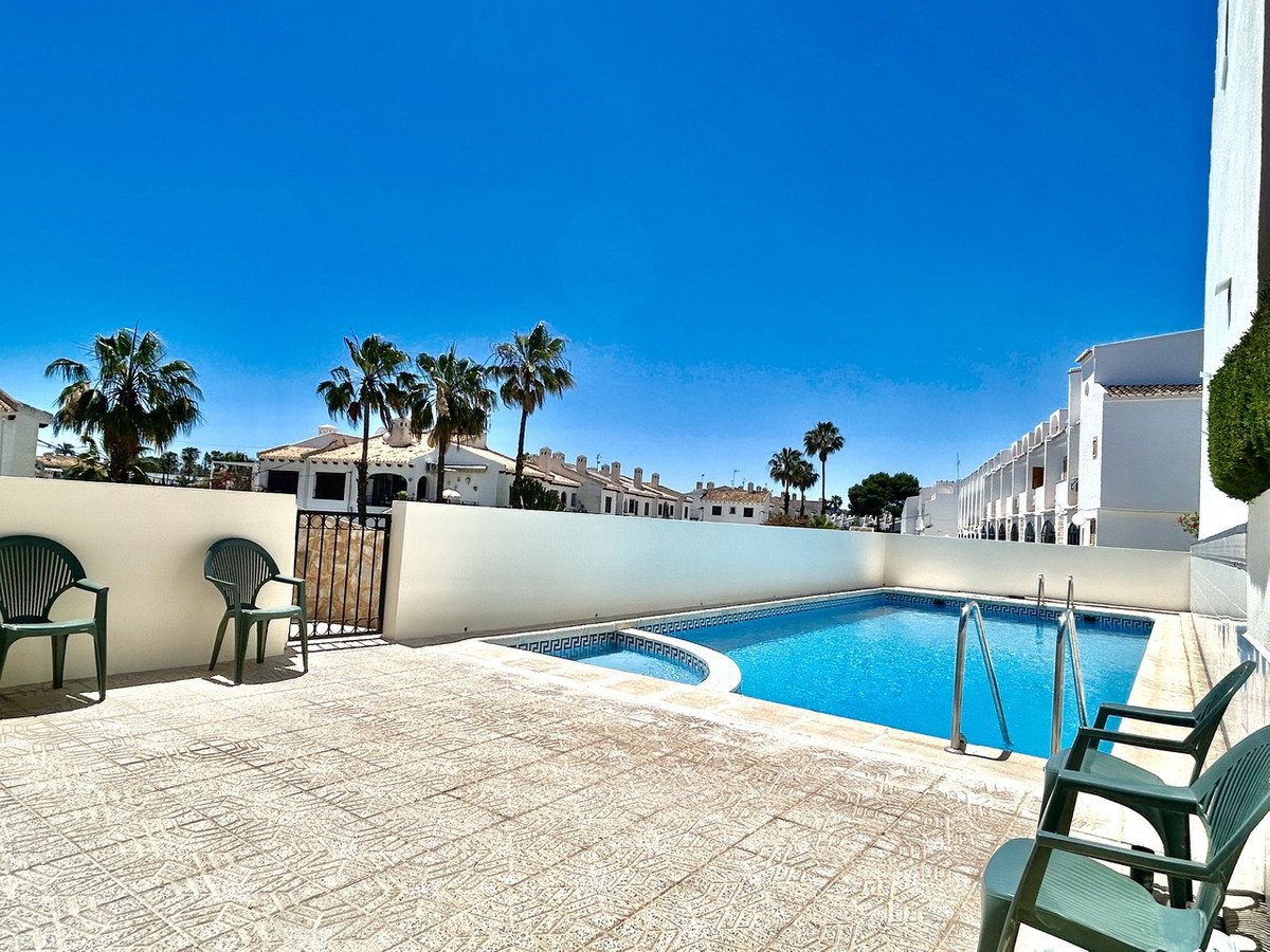 3 Bed بيت مدينة in La Zenia في La Zenia, منزل تاون هاوس