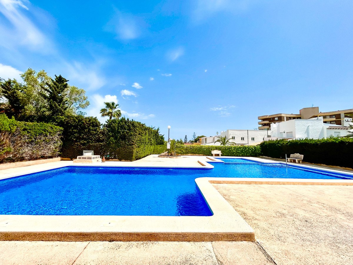 3 Bed Vrijstaande Villa in La Zenia in La Zenia, Vrijstaande villa