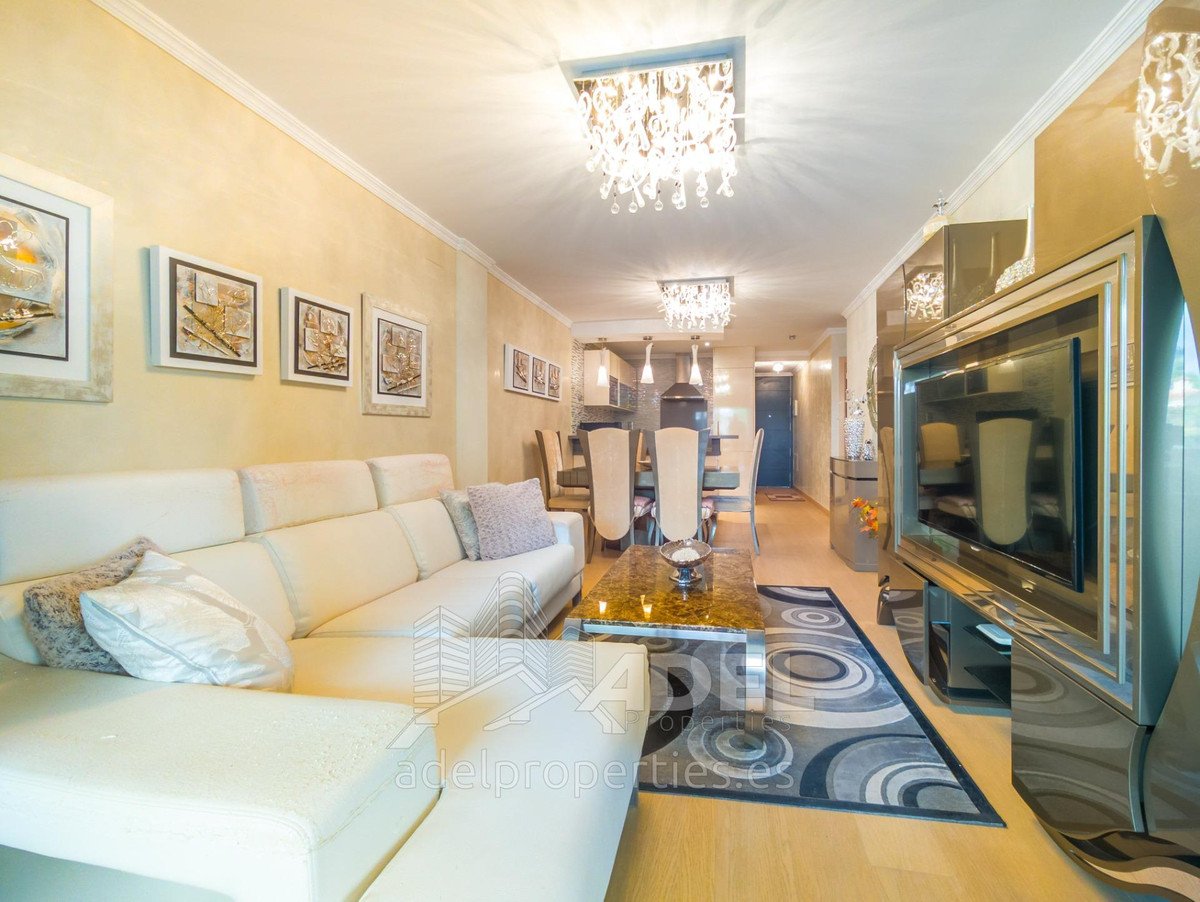 2 Bed Middle Floor Apartment in Orihuela Costa