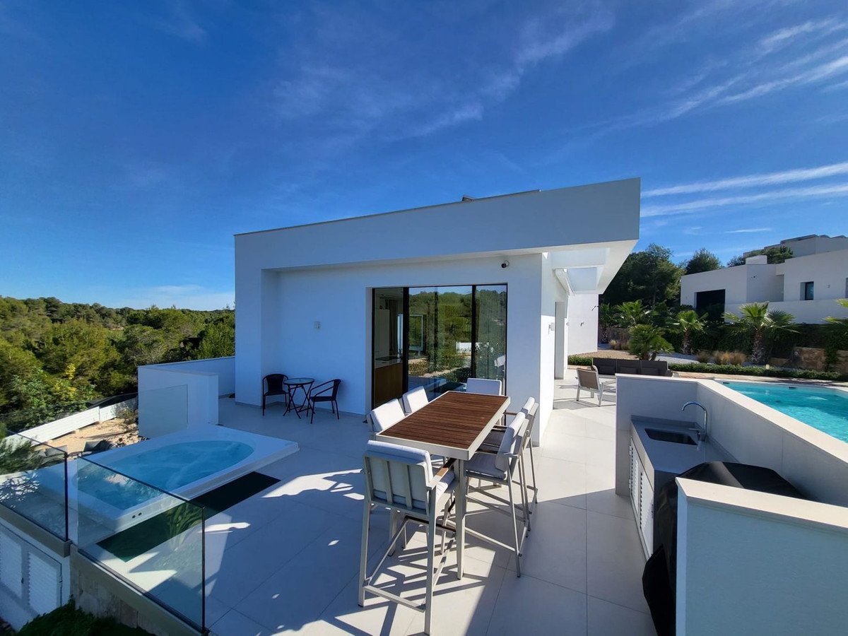 4 Bed Detached Villa in Orihuela in Orihuela, Detached Villa
