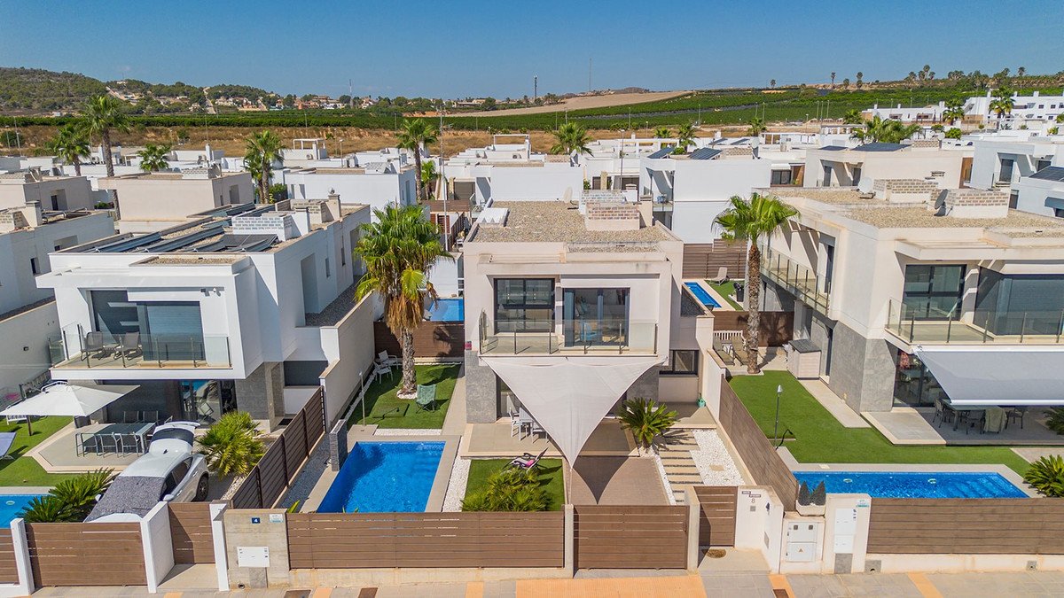 3 Bed Detached Villa in Orihuela Costa in Orihuela Costa, Detached Villa