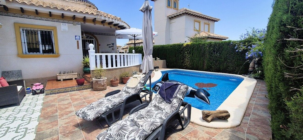 4 Bed Detached Villa in Orihuela Costa in Orihuela Costa, Detached Villa