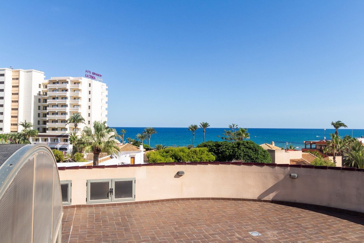 4 Bed Detached Villa in Orihuela Costa in Orihuela Costa, Detached Villa