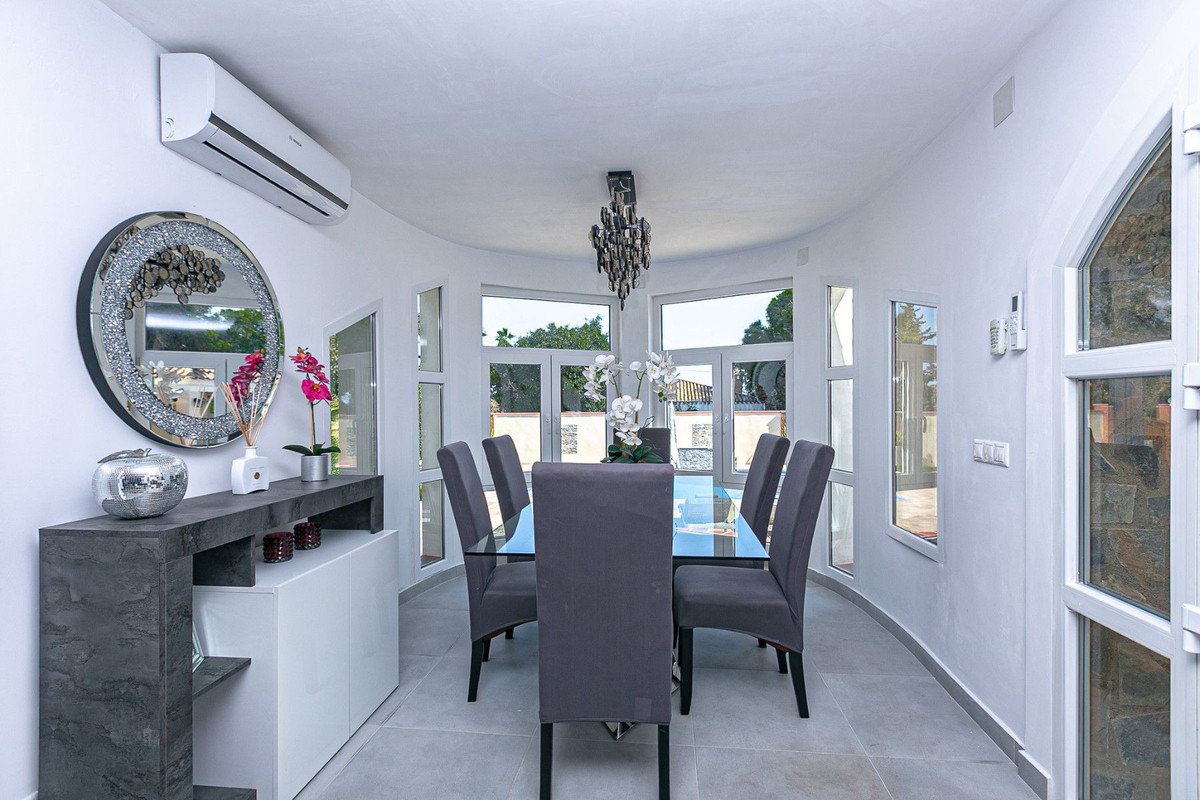 6 Bed Vrijstaande Villa in Orihuela Costa in Orihuela Costa, 