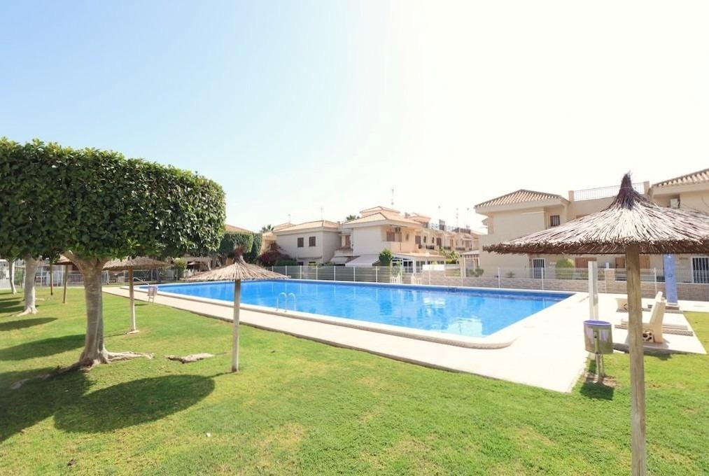 2 Bed Middle Floor Apartment in Playa Flamenca in Playa Flamenca, 