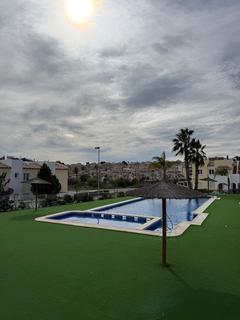 2 Bed شقة في الطابق الأوسط in Orihuela Costa في Orihuela Costa, شقة